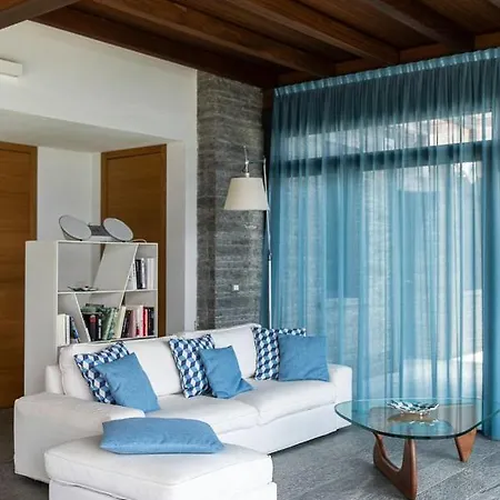 Prázdninový dům Stendhal - By Lovecomo *